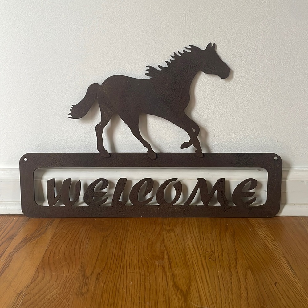 Metal Horse Welcome Sign